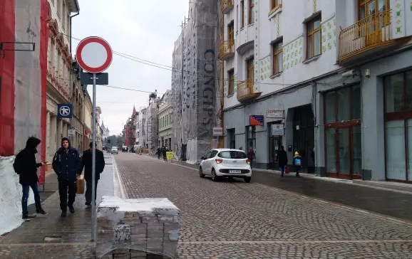 Amenzi usturătoare pentru cei care pătrund ilegal cu mașina în zona pietonală centrală