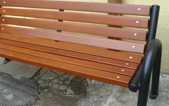 Bănci de odihnă noi amenajate în întreg orașul