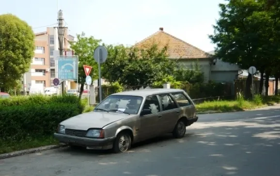 Se caută proprietarii vehiculelor abandonate fară stăpân
