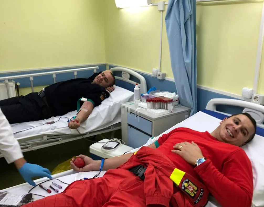 Daruri speciale de la pompierii din Ștei, în ajun de Moș Nicolae