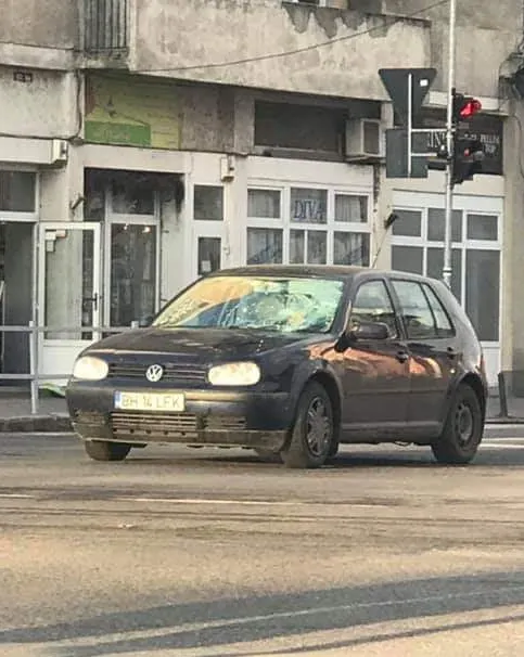 Polițist lovit în plin în timp ce dirija intersecția Magheru-Parcul Traian. Atenție! Imagini cu puternic impact emoțional!!!
