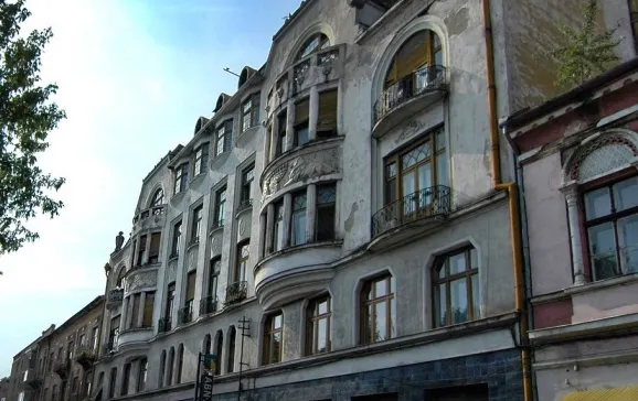 S-a semnat contractul de execuție privind reabilitarea fațadelor și a învelitorii Palatului Ullmann