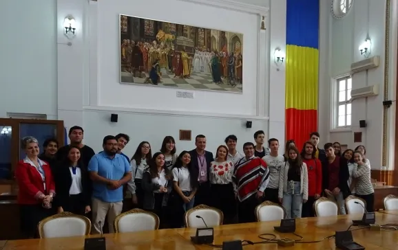 Viceprimarul Florin Birta a primit vizita unui grup de elevi șI profesori din Chile