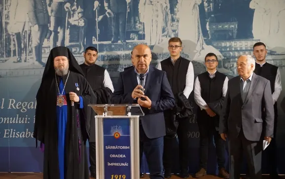 Timp de trei zile, orădenii pot admira o parte din istoria României în Sala Mare a Primăriei Oradea