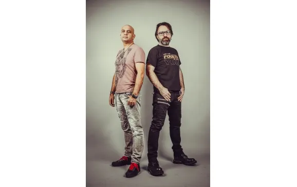 Concert de blues cu Berti Barbera și Nicu Patoi, în Piața Unirii, în preambulul proiecțiilor dedicate Zilei Mondiale Art Nouveau