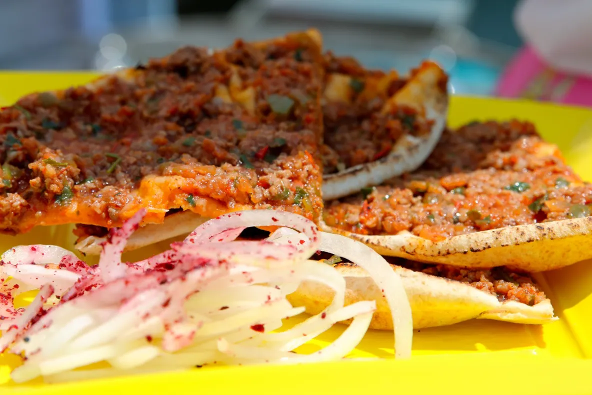 Fanfară militară otomană și delicii ale bucătăriei turcești la Anatolian Food Fest, pentru orădenii pasionați de lumea orientală
