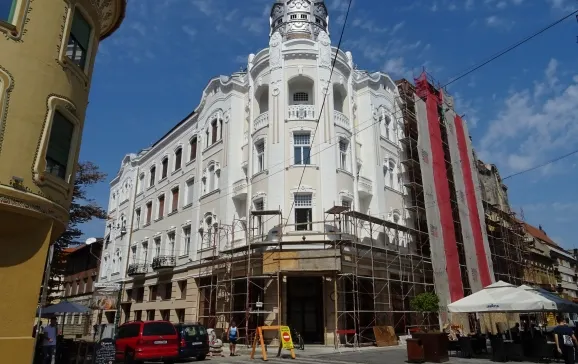 O parte din schelele de pe palatul Apollo au fost demontate