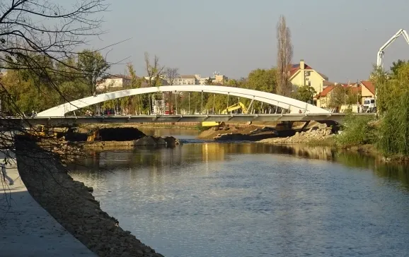 Podul Centenarului va fi luminat în culoarea portocalie