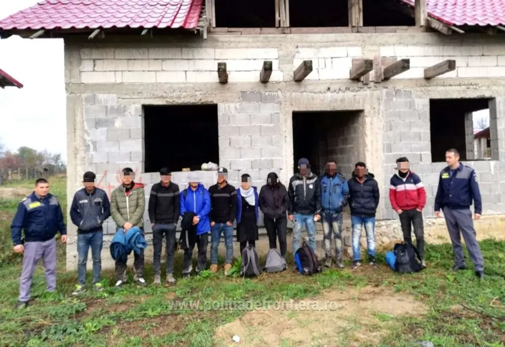 Douăzeci cetăţeni străini, depistaţi în apropierea frontierei cu Ungaria