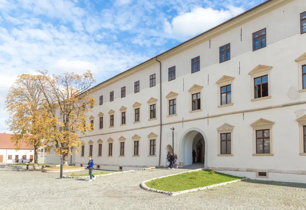 O nouă expoziție la Muzeul orașului Oradea: „O prietenie regală: Grigore Antipa și Regii României 1892-1944”