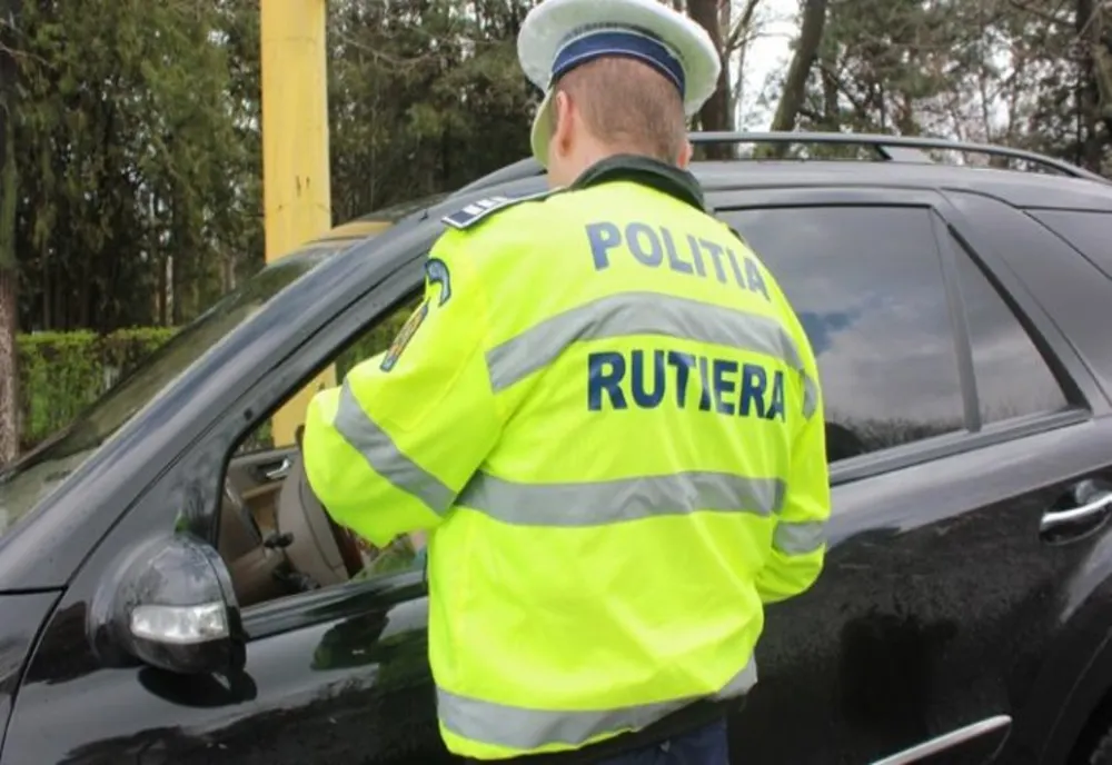 215 participanţi la trafic care nu au respectat legislaţia rutieră, sancţionaţi de poliţiştii rutieri în ultimele 24 de ore