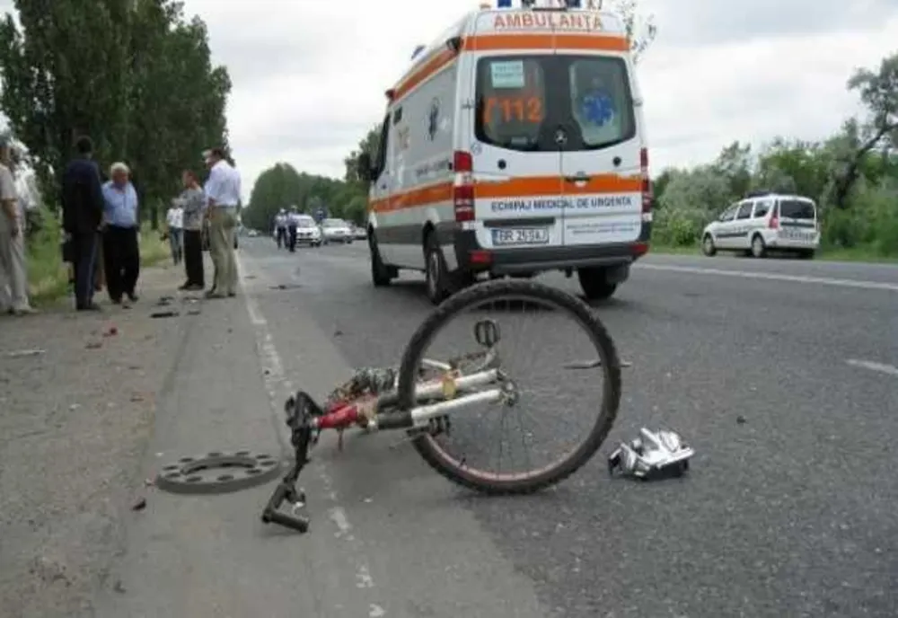 Accident rutier în Oşorhei provocat de un tânăr fără permis! Acesta a fugit de la faţa locului