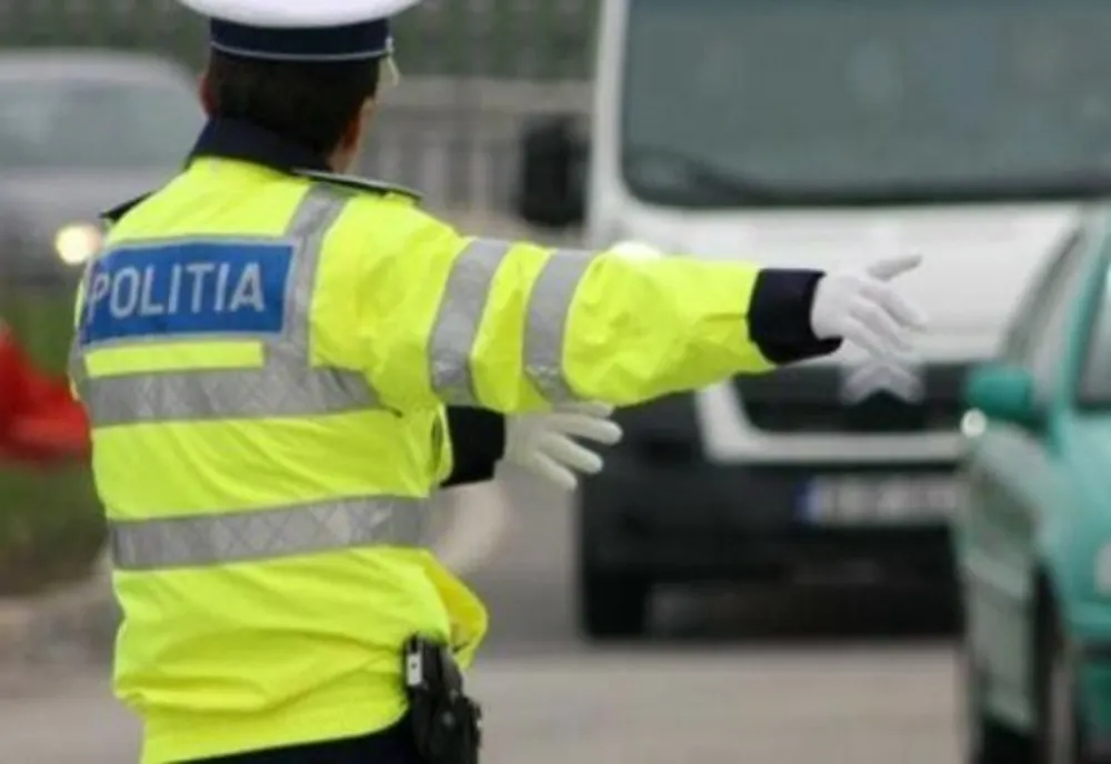 Peste 180 de amenzi, aplicate în weekend de polițiștii bihoreni! Patru șoferi au rămas fără permis
