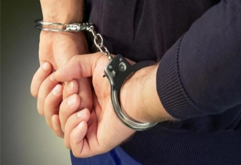 Bărbat dat în urmărire naţională, prins de poliţiştii bihoreni