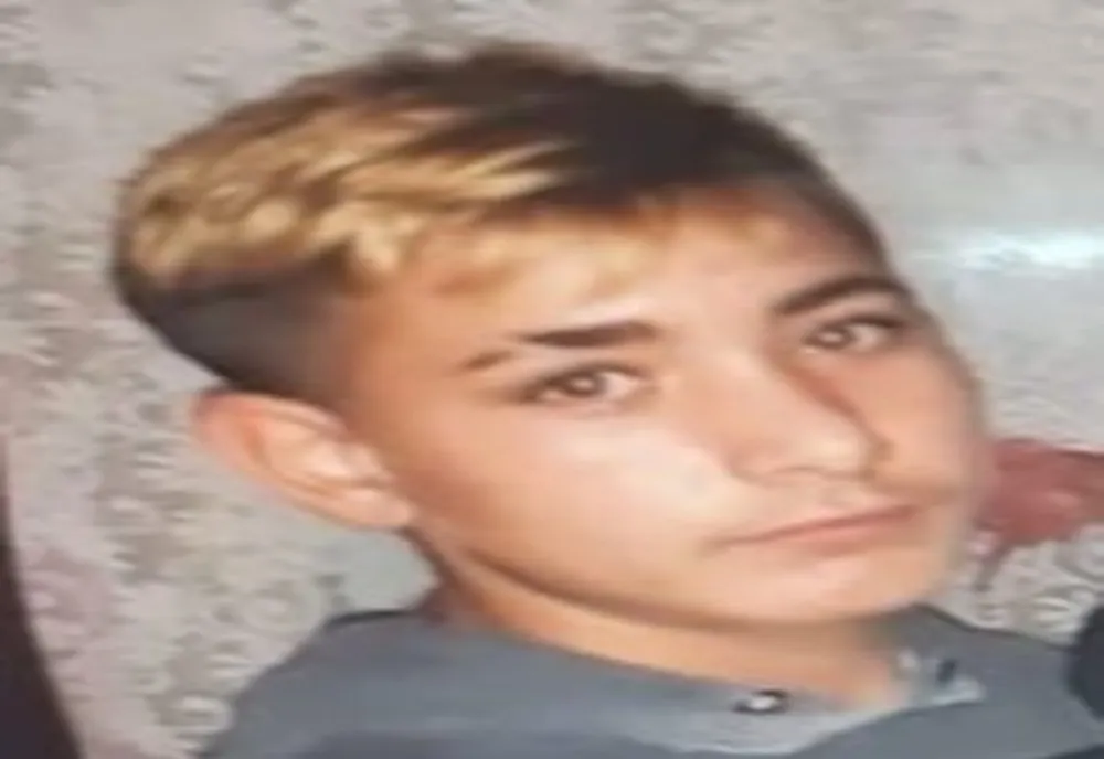 L-AȚI VĂZUT? Minor de 13 ani, dat dispărut, căutat de poliție și familie