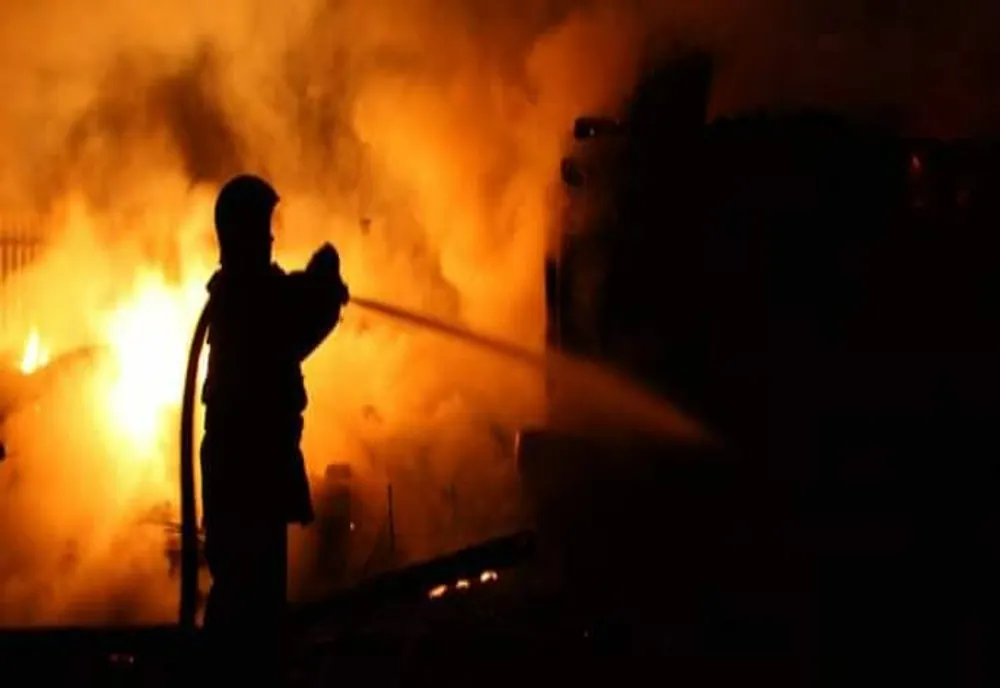 Bărbat din Salonta arestat! A dat foc la depozitul unei firme din oraş
