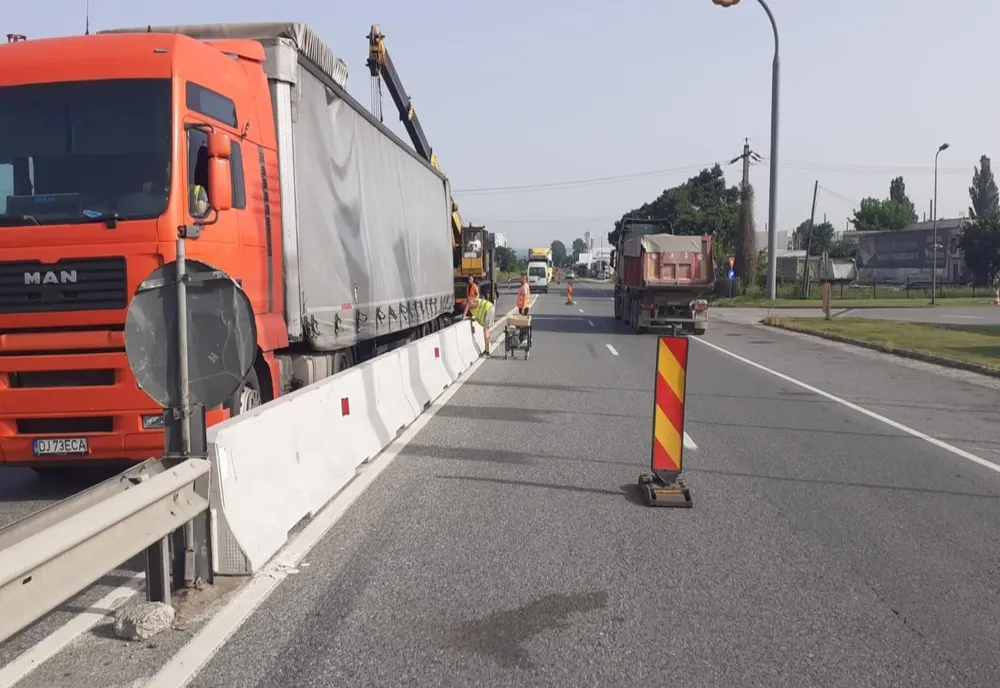 Restricții de trafic pentru autovehiculele de mare tonaj, până sâmbătă, în aproape toată țara!