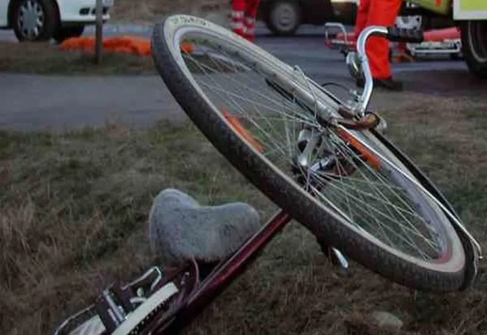 Biciclist din Oradea, la spital, după ce a fost acroșat de un autoturism