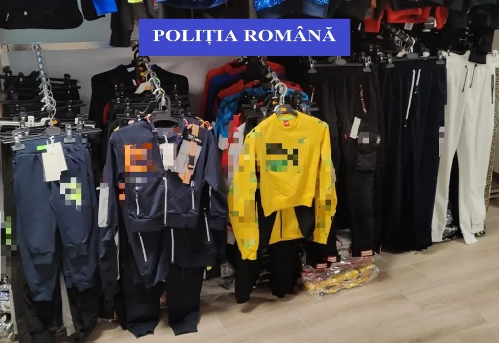 FOTO: Peste 500 de obiecte de îmbrăcăminte și încălțăminte contrafăcute, descoperite în magazine din Tinca