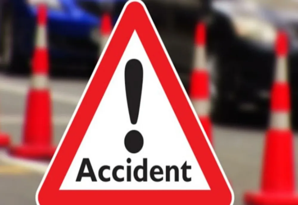 Accident rutier provocat de un tânăr beat şi fără permis! Un copil şi mama lui au ajuns la spital