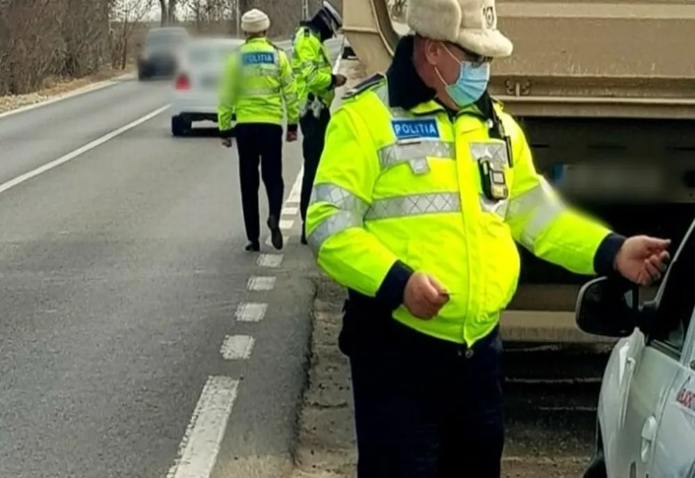 Amenzi de aproape 46.000 lei, aplicate de polițiștii bihoreni într-o singură zi! Zece șoferi au rămas fără permise