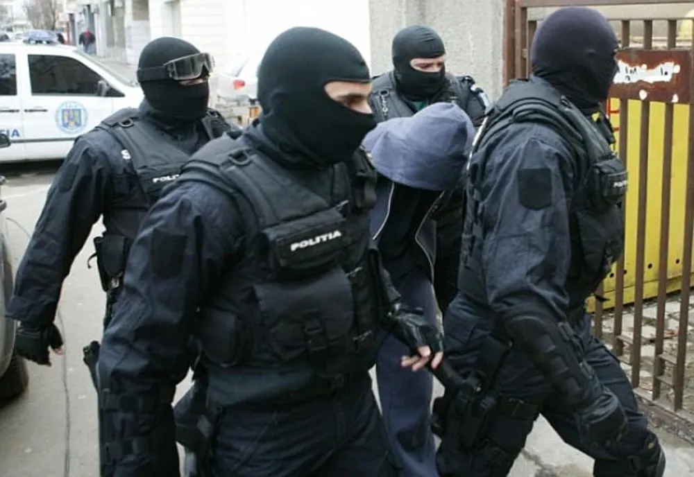 Percheziţii în penitenciarele Gherla şi Oradea într-un dosar de trafic de droguri (VIDEO)