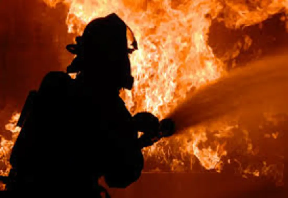 Incendiu pe strada Fântânilor din  Oradea! Casă cuprinsă de flăcări