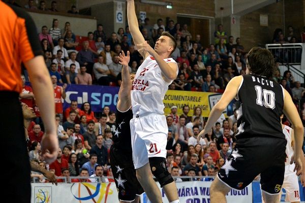 An încheiat pentru Bogdan Ţibîrnă. S-a accidentat grav la genunchi