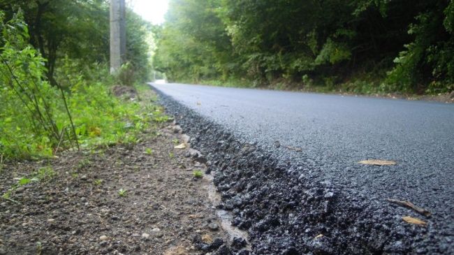 PNL Bihor acuză: Consiliul Județean aruncă banii pe drumuri în stare bună, din zonele lor de electorat