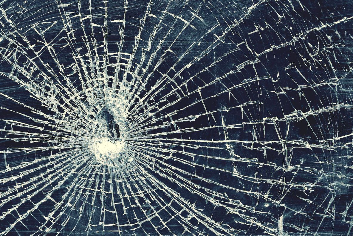 Autobuz vandalizat pe traseu