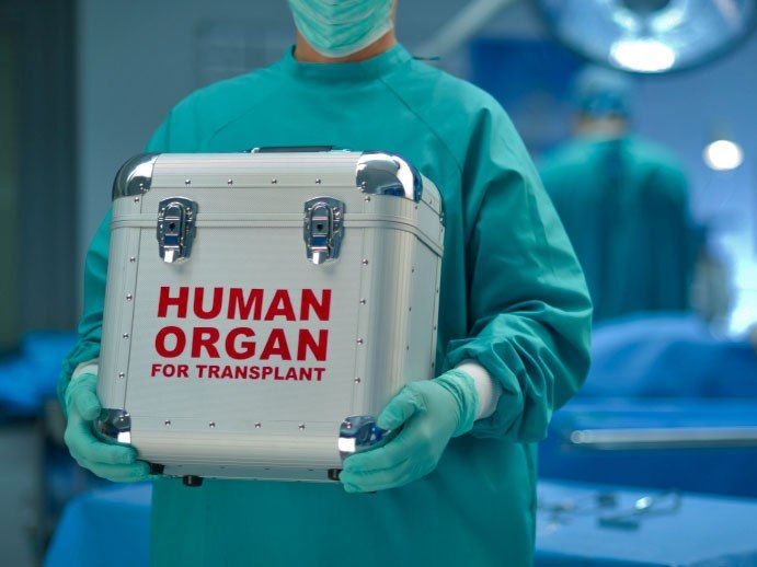 Două vieți salvate în urma a două transplante de organe reușite în aceeași noapte