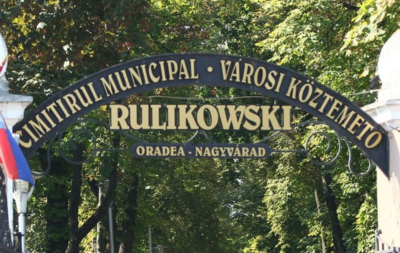 Arborii care prezintă pericol din Cimitirul Rulikowski vor fi toaletați sau tăiați la cerere