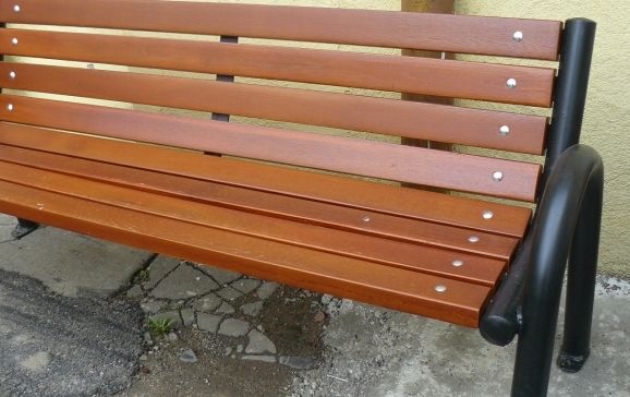 Bănci de odihnă noi amenajate în întreg orașul