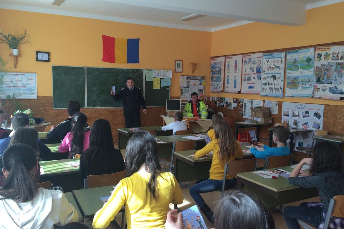 Pompierii bihoreni prezenți în școli cu ocazia Zilei Internaționale pentru Reducere Riscurilor Dezastrelor Naturale