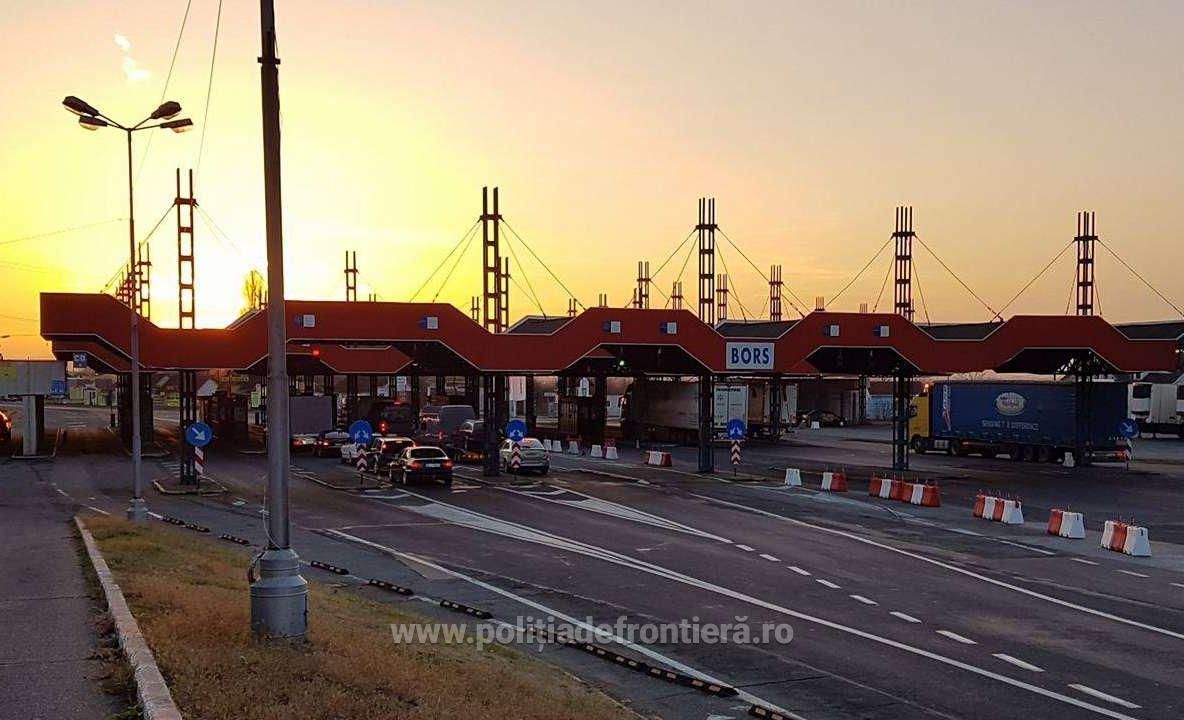 Patru cetățeni străini opriți în timp ce încercau să traverseze ilegal Granița Borș