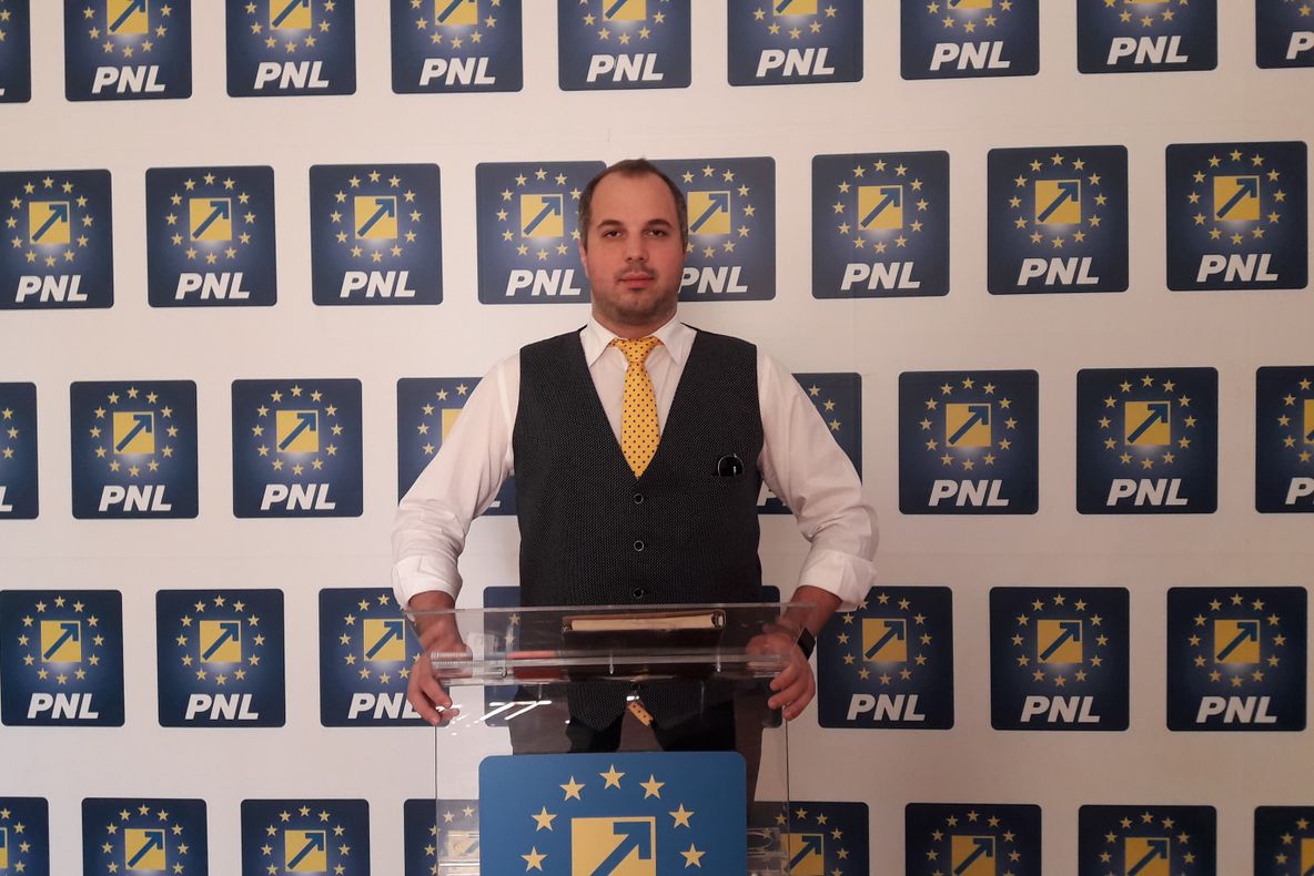 Tinerii liberali sar în apărarea antreprenorilor, legat de salariul minim