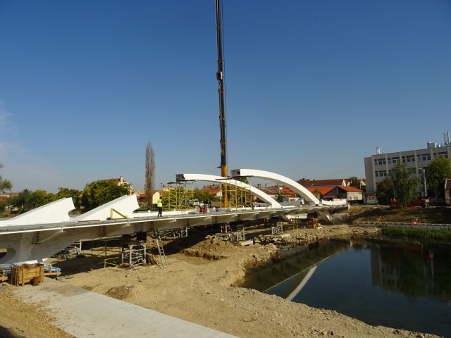 Podul Centenarului se va inaugura pe 1 Decembrie, cu două luni înainte de termen