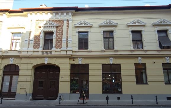 Urmează reabilitarea fațadei clădirii de pe strada Iosif Vulcan nr 4-6