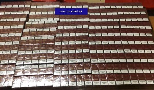 10.000 de țigarete nemarcate legal, confiscate de polițiștii rutieri de la un salontan.