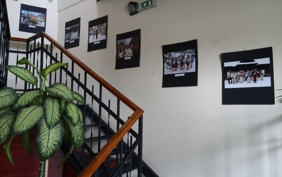 Turnul Primăriei găzduiește expoziția de artă fotografică "Tradiții Populare de Iarnă"