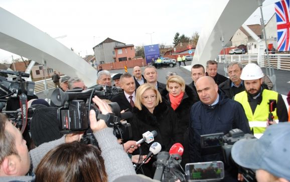 Podul Centenarului a fost inaugurat în prezența comisarului european Corina Crețu