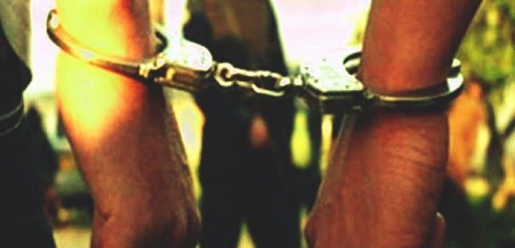 Trei tineri acuzați de tâlhărie, reținuți de polițiștii aleșdani