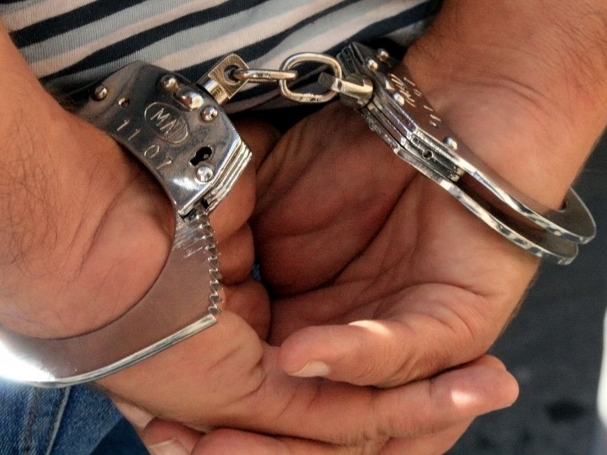 Urmărit național, condamnat la închisoare pentru furt, depistat și încarcerat de polițiștii din Finiș.