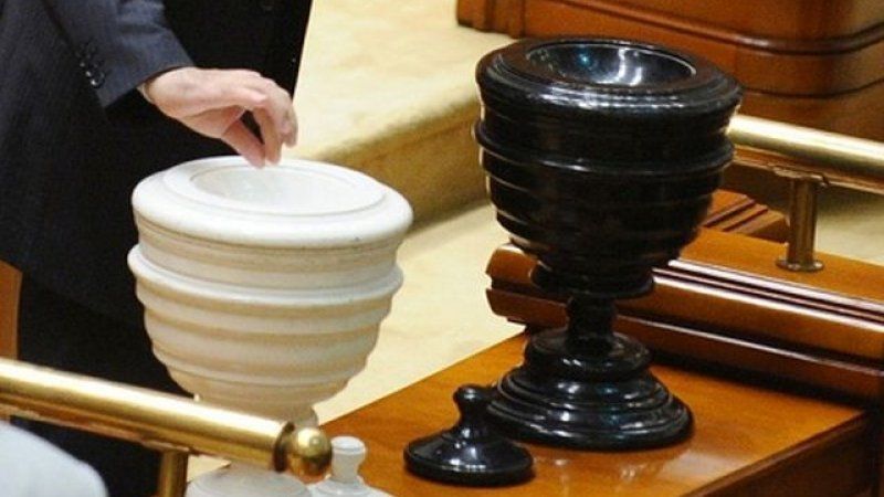 Parlamentarii liberali din Bihor vor să trimită acasă Guvernul marionetă al penalului Liviu Dragnea