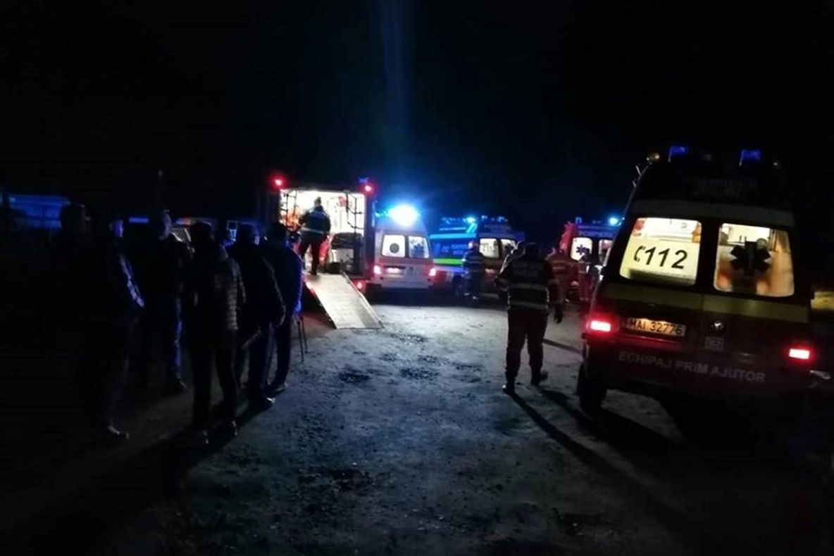 Şapte persoane rănite în urma unei explozii urmate de incendiu la o staţie de îmbuteliere gaz din localitatea Ştei