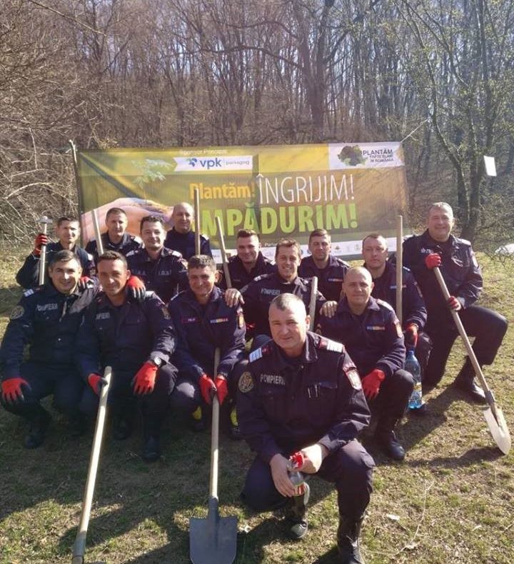 Peste 1800 de puieți de gorun plantați de pompierii militari bihoreni în cadrul acțiunii ”Plantăm fapte bune”