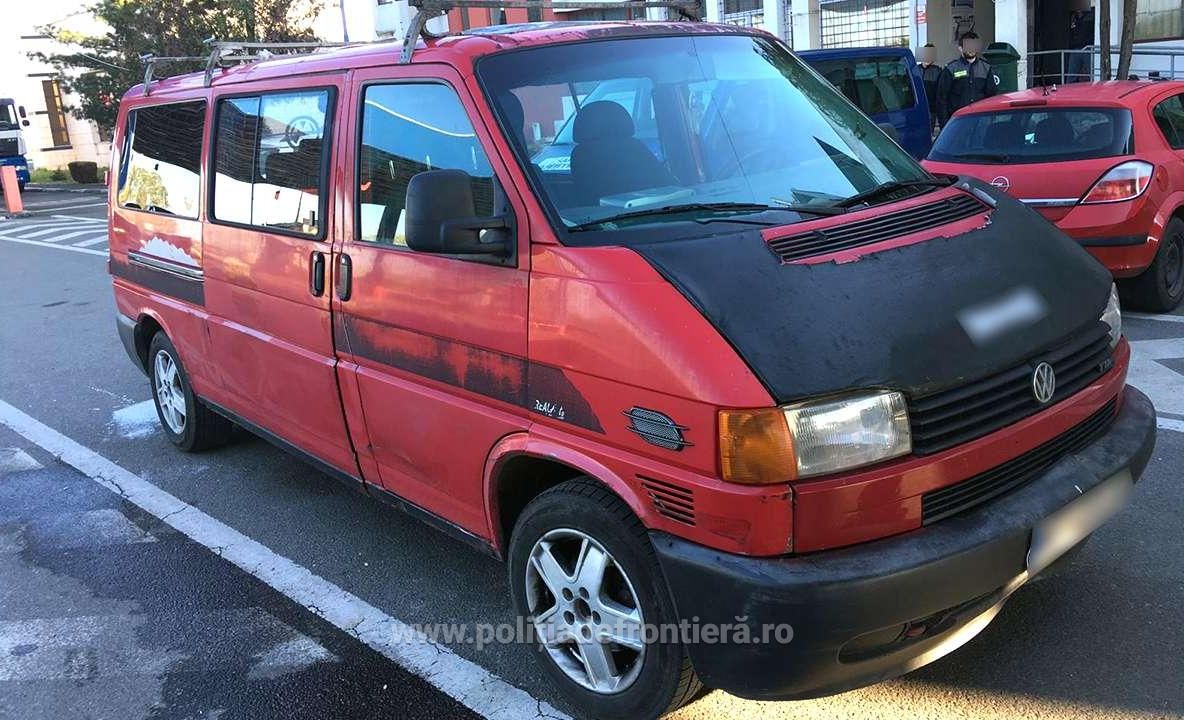 Autoturism căutat în Italia, depistat de poliţiştii de frontieră din P.T.F. Nădlac