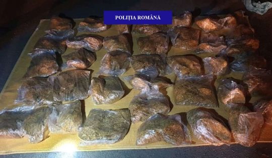 Aproape 18 kilograme de tutun, deținut ilegal, confiscat de polițiștii din Marghita de la un bihorean.