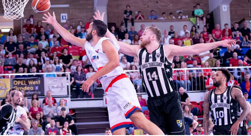 CSM Oradea preia conducerea în semifinala națională de baschet