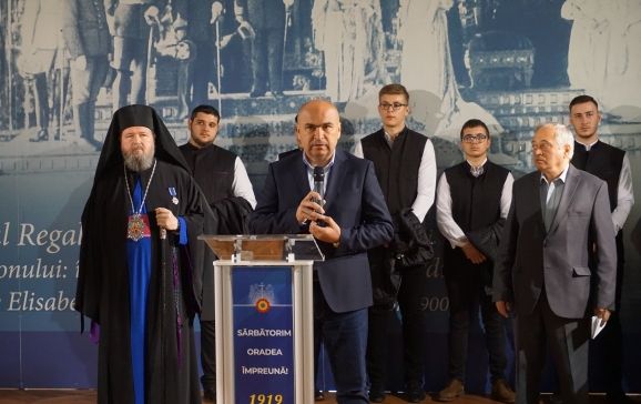 Timp de trei zile, orădenii pot admira o parte din istoria României în Sala Mare a Primăriei Oradea